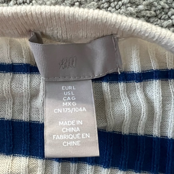 H & M cute top - Picture 2 of 3